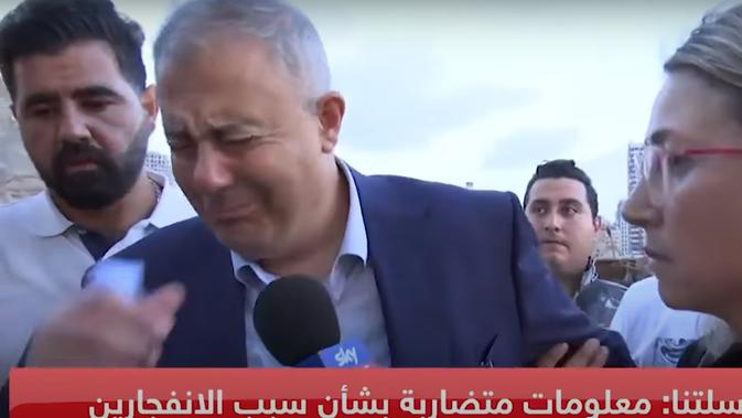 Wali Kota Beirut Marwan Abbout menangis melihat ledakan di kotanya. Dok: Sky News Arabia