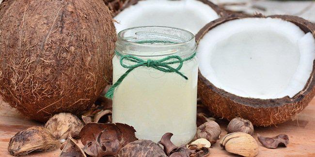 Minyak kelapa ampuh untuk mencegah masalah rambut beruban/copyright pixabay.com