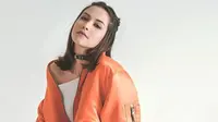 Estelle Linden Tonjolkan Watak Komedi sebagai Guru di Film Teachers