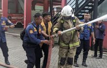 Usai Minta Maaf Bikin Laporan Fiktif Kebakaran, Oknum DC Diberi Hukuman Simulasi Pemadaman