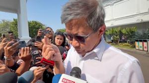 Sidang Dua Tahun Prabowo-Gibran di Istana, Rocky Gerung Beri 'Finger Heart'
