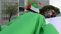 Aliansi Mahasiswa Islam Jakarta Solidaritas Untuk Palestina, melakukan unjuk rasa di depan Kedutaan Amerika, Jakarta, Rabu (12/5/2021). Mereka mendesak AS menghentikan kekerasan Israel terhadap warga Palestina, terkait serangan ke warga sipil di Kompleks Masjid Al Aqsa (Liputan6.com/Herman Zakharia)