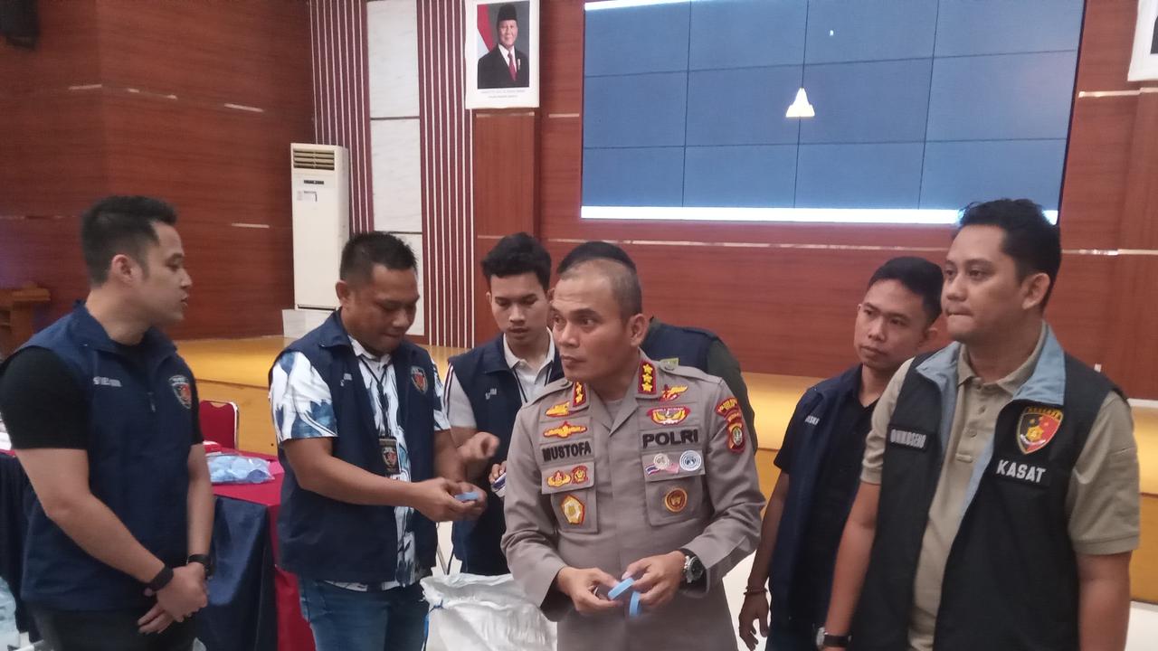Modus Pemalsuan Produk Air Mineral di Bekasi, Pelaku Cuan Rp70 Juta