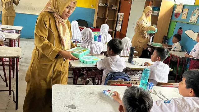 Program Pembiasaan Makan Bergizi Gratis (MBG) di Sekolah Dasar Negeri (SDN) Rawa Kompeni mendapatkan sambutan positif dari siswa dan guru. (Istimewa)
