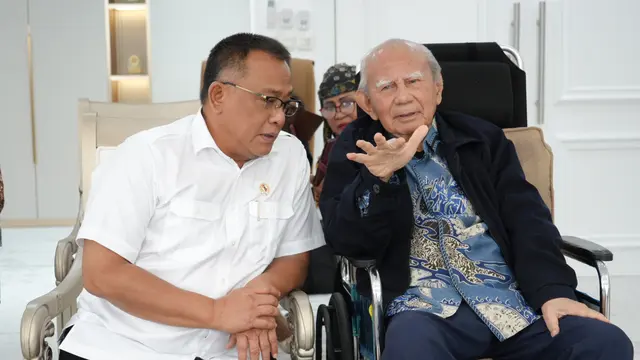 Nasihat Emil Salim untuk Menteri LH Jumhur Hidayat soal Pengelolaan Sampah