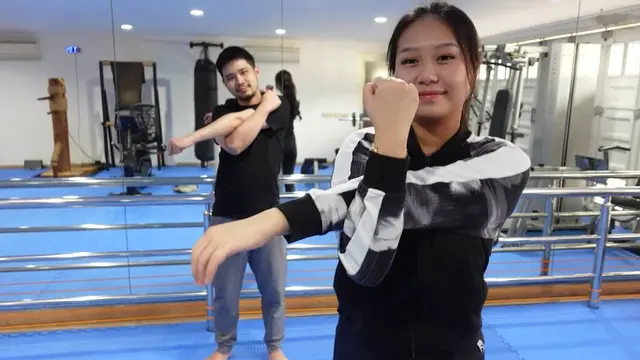 Punya Tempat Gym, Ini 7 Momen Seru Sisca Kohl dan Jess No Limit Olahraga Bareng