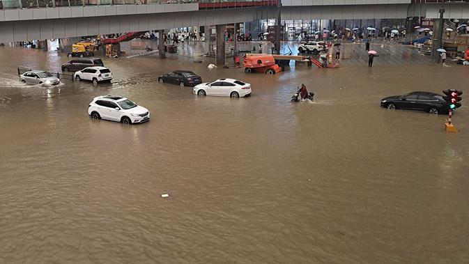 China Kirim Bantuan Suplai Makanan ke Daerah Banjir di Provinsi Henan - Vimarsana News