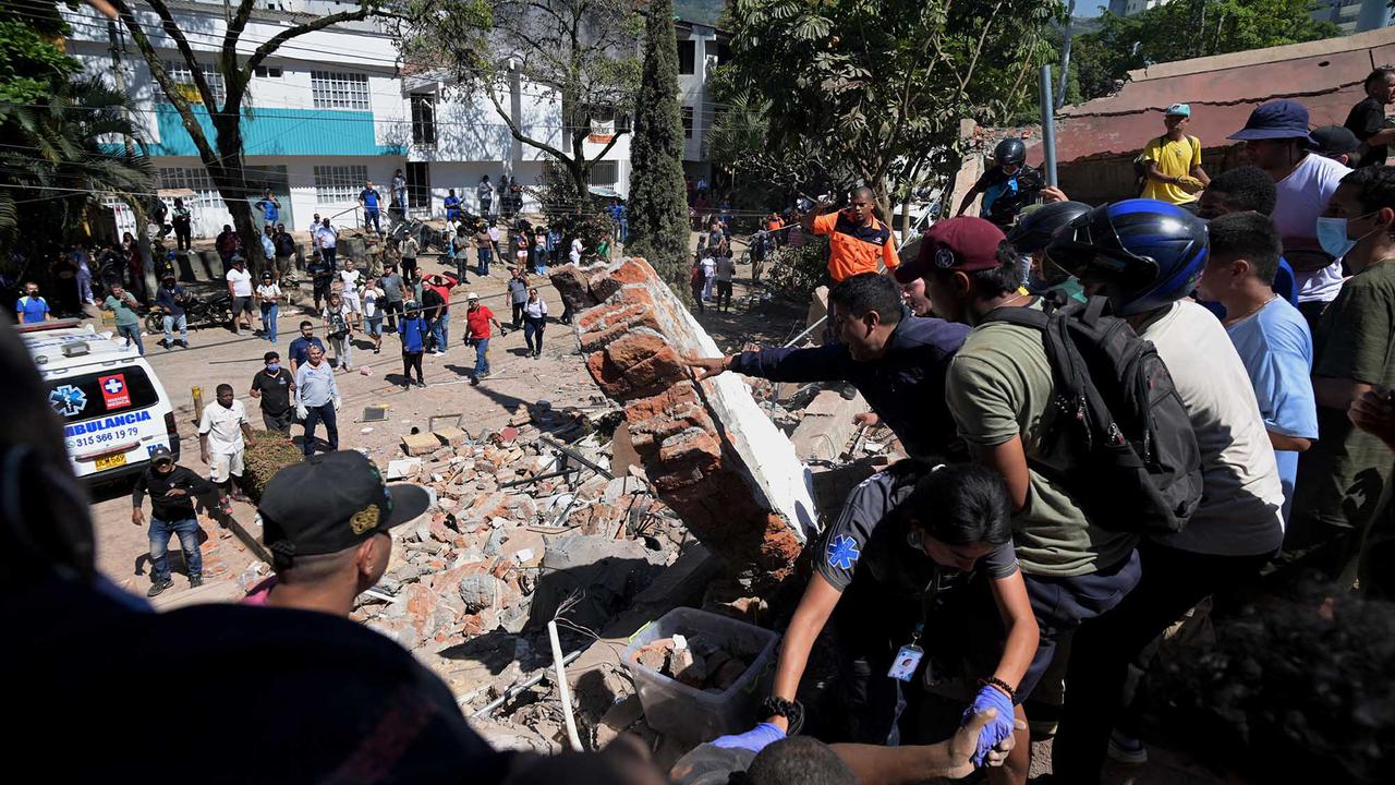 Kepanikan Warga Pecah Saat Gempa M 7,4 Guncang Kolombia