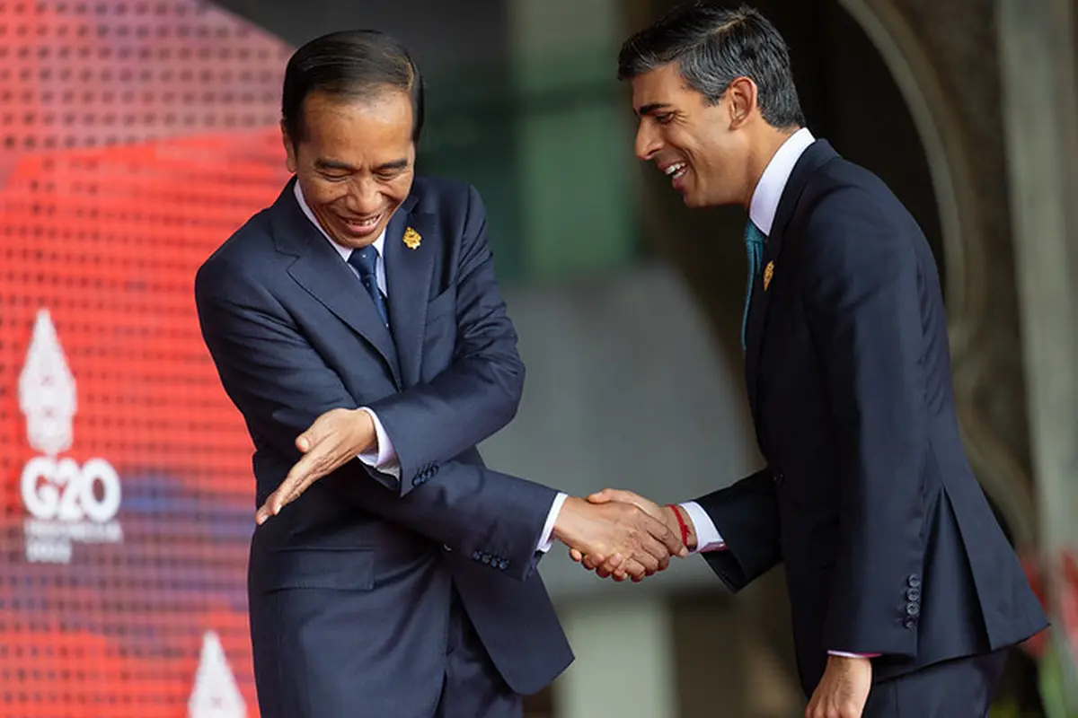 Presiden RI Joko Widodo di pembukaan KTT G20 Bali bersama PM Inggris Rishi Sunak.