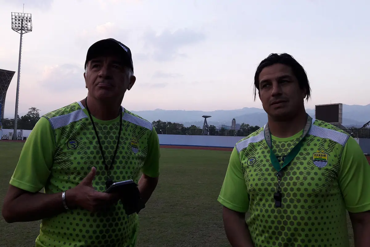 Mario Gomez dan Fernando Soler