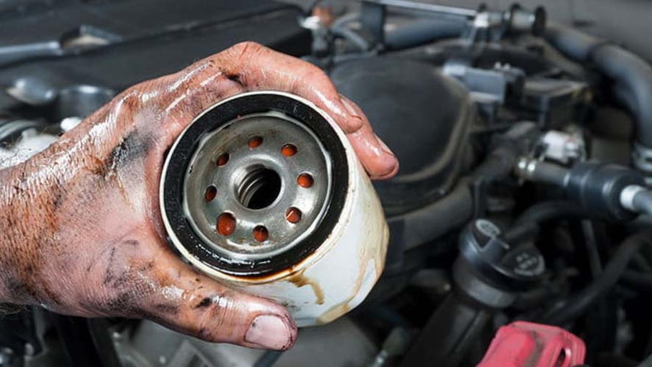 Cara Mudah Mengganti Filter Oli Mobil Secara Mandiri