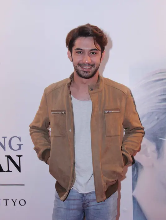 Berperan menjadi seorang dokter spesialis Reza menemukan tantangan baru di dalamnya,  yaitu mempelajari bahasa Hungaria. Ia menuturkan sempat beberapa kali belajar dengan seorang guru bahasa. (Nurwahyunan/Bintang.com)