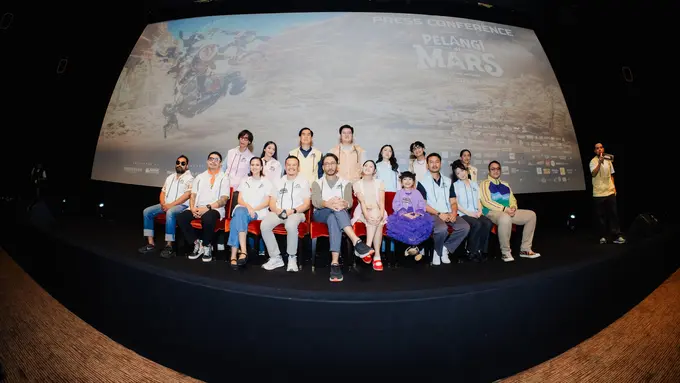 Gala Premiere Pelangi di Mars bersama para cast film. Dok. @mahakaryapictures