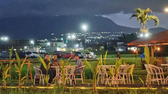 Nendes Kombet Cafe, Restoran Tengah Sawah di Malang yang Tersertifikasi CHSE