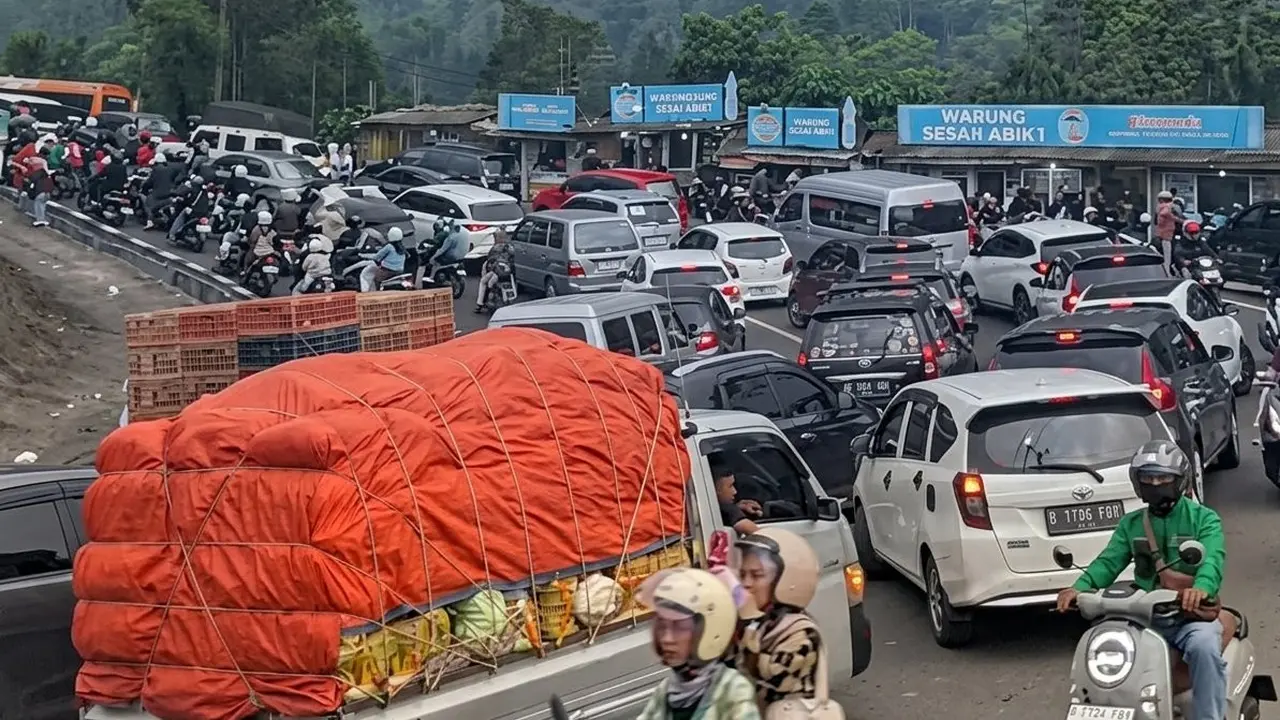 Puncak Macet Horor! Polisi Minta Pengendara Lewat Jalur Jonggol atau Sukabumi