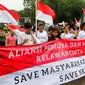 Aliansi Mahasiswa dan Pemuda Relawan Cinta NKRI melakukan demo di depan Istana Negara, Jakarta, Rabu (7/11). Demo ini di lakukan terkait pidato Prabowo Subianto di Boyolali beberapa waktu lalu. (Liputan6.com/JohanTallo)