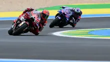 Pembalap Spanyol dari Ducati Lenovo, Marc Marquez (kiri), dan pembalap Australia dari Prima Pramac Yamaha, Jack Miller, selama sesi latihan MotoGP Grand Prix Brasil di sirkuit internasional Ayrton Senna di Goiania, negara bagian Goias, Brasil, pada 20 Maret 2026. (EVARISTO SA/AFP)