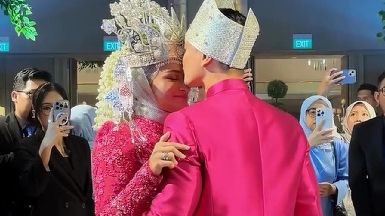 Potret First Dance Zumi Zola dan Putri Zulhas di Resepsi Pernikahan, Cium Kening Mesra - Romantis dan Bucin Abis