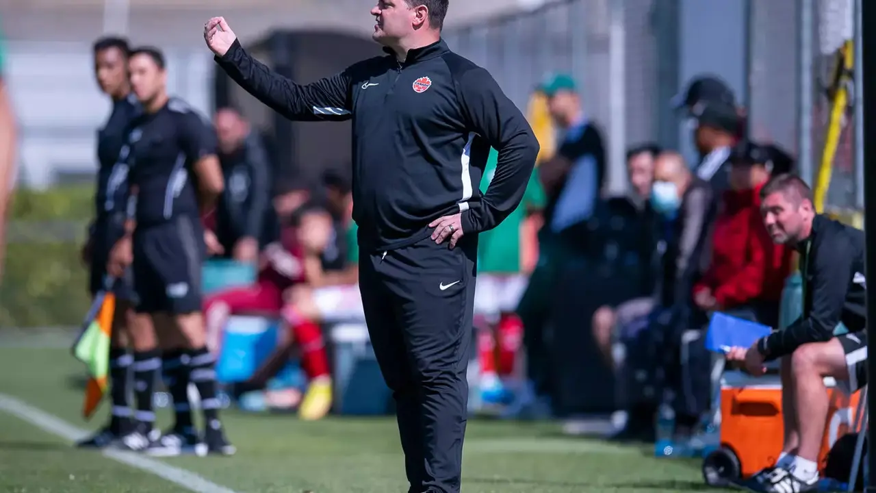 Pelatih Andrew Olivieri