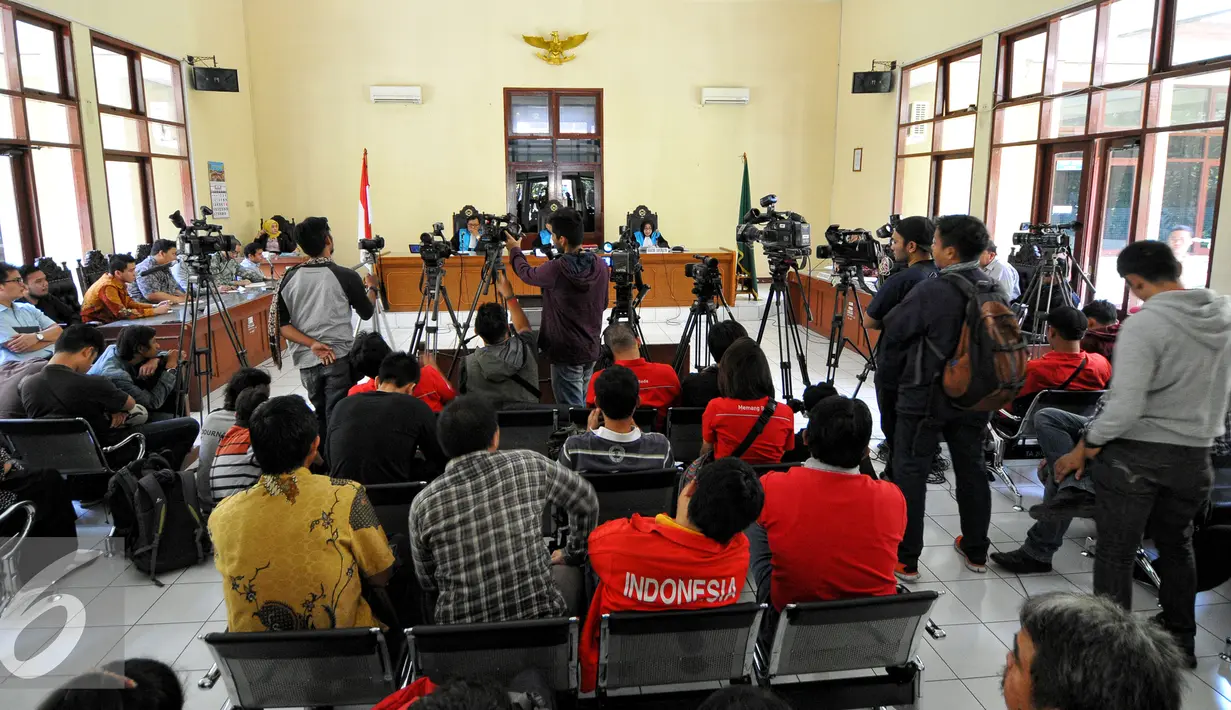 Suasana persidangan di PTUN Jakarta Timur, Selasa (14/7/2015). PTUN memenangkan gugatan PSSI atas SK Kemenpora yang memberikan sanksi administratif terhadap PSSI, Jakarta, Selasa (14/7/2015). (Liputan6.com/Yoppy Renato)