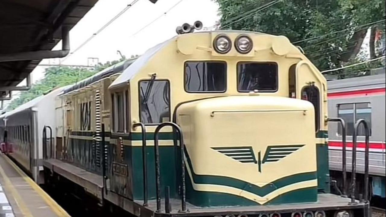 "Kereta api antar kota itu 20,30 persen atau penggunanya sekitar 39,32 juta,"&nbsp;