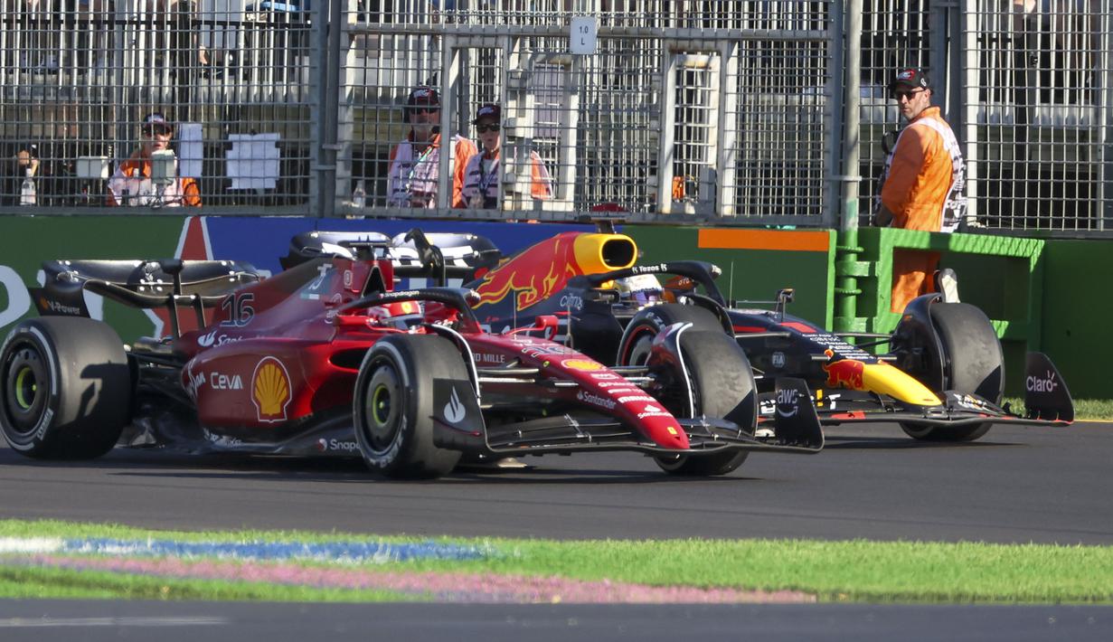 Tahun lalu, hal serupa juga pernah disabet oleh pebalap Red Bull, Max Verstappen saat GP Austria. Sayangnya, pada balapan kali ini, sang juara bertahan gagal finish usai mobilnya mengalami masalah pada lap ke-39. (AP/Asanka Brendon Ratnayake)