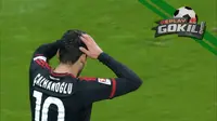 Video replay tiang gawang yang menjadi mimpi buruk untuk Hakan Calhanoglu, kesempatannya untuk mencetak gol gagal karena mistar gawang