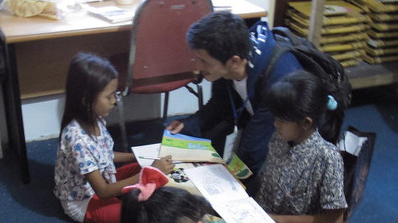 Melawan prostitusi dengan literasi