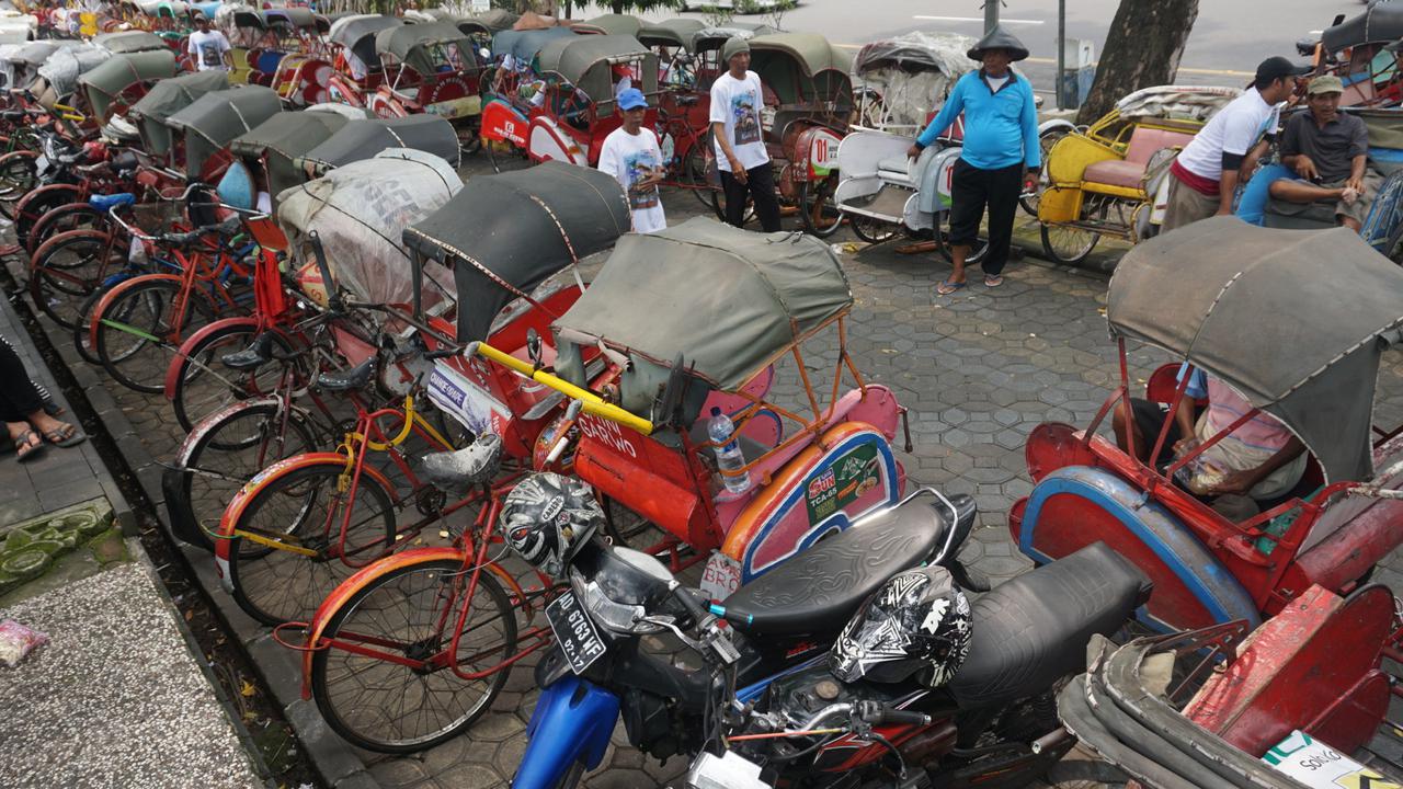 Penarik Becak Solo Deklarasi Dukung Jokowi-Ma'ruf