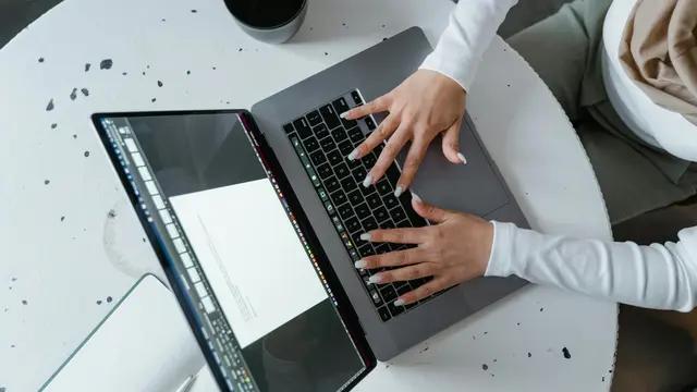 Panjang dan bentuk kuku yang ideal