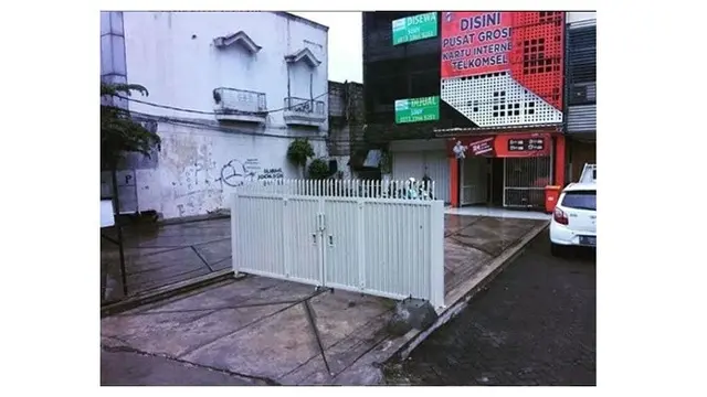 6 Bentuk Pagar Nyeleneh Tak Punya Fungsi Ini Bikin Geleng Kepala