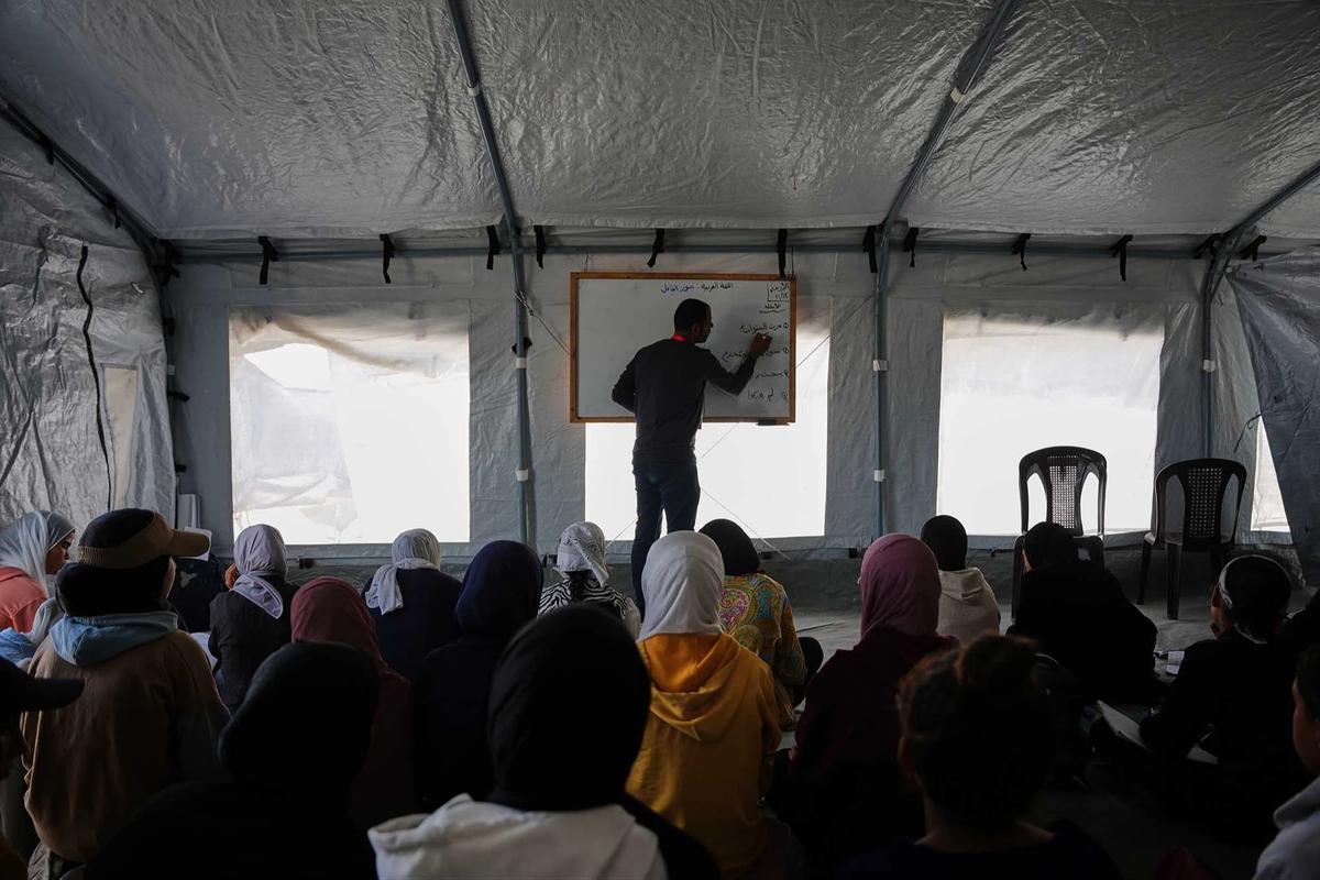 FOTO: Keceriaan Anak-Anak Gaza Bersekolah di Kelas Darurat