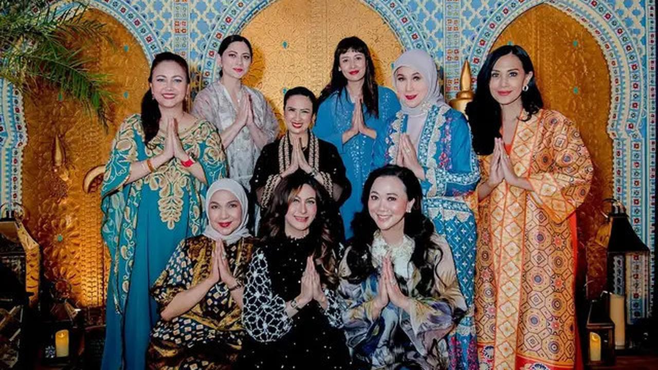 6 Potret Ultah Diana Pungky Bareng Artis Lawas Digelar Intimate, Tak Menua di Usia 51 Tahun