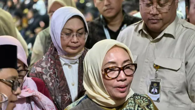 Menteri PPPA Arifah memberi pelatihan Petugas Penyelenggara Ibadah Haji (PPIH) Arab Saudi di Asrama Haji Pondok Gede