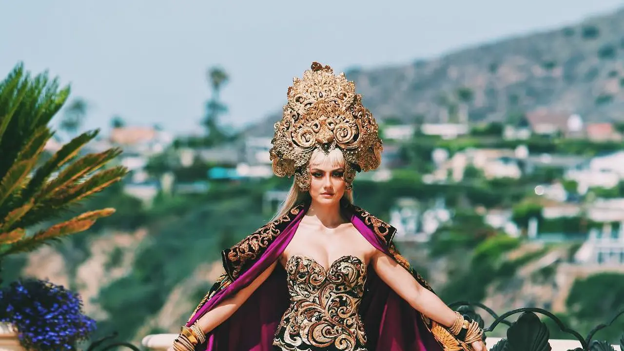 [Bintang] Kebaya