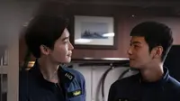 Adegan Lee Jong Suk dan Cha Eun Woo di Film Decible (Credit: MyDramaList).