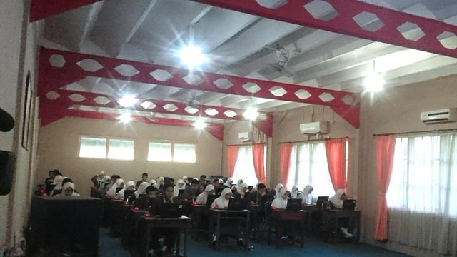 Unbk Di Berbagai Kota Mati Lampu Hingga Sibuk Tangkal Hoax