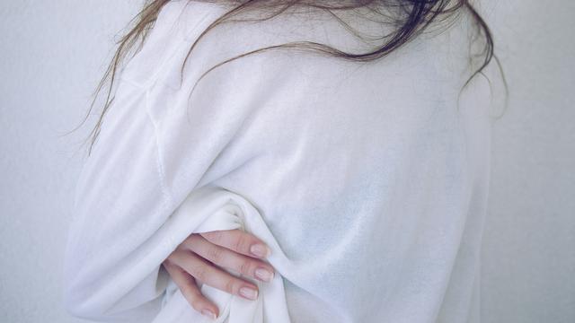 Rambut Rontok dan Menipis Saat Menopause? Dokter Ungkap Alasan Medis di Baliknya