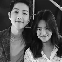 Song Joong Ki dan Song Hye kyo belum lama ini membaawa kabar bahagia mengenai kelanjutan hubungan mereka. Pasangan kekasih ini mengabarkan penggemarnya akan segera menikah dalam waktu dekat. (Instagram/kyo1122)