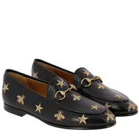 Loafers memiliki gaya maskulin yang populer di segala musim. Bisa dipadukan dengan gaya apapun, sepatu ini akan jadikan tampilan terlihat versatile.

 (Foto: Gucci)