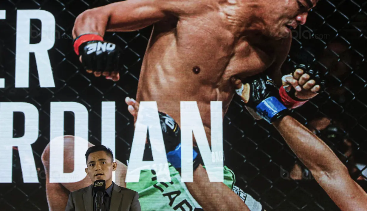 Atlet MMA asal Indonesia, Stefer Rahardian, saat jumpa pers jelang laga One Championship di Ballroom Hotel Fairmont, Jakarta, Kamis (18/1/2018). One Championship akan menggelar laga bertajuk Kings of Courage. (Bola.com/Vitalis Yogi Trisna)