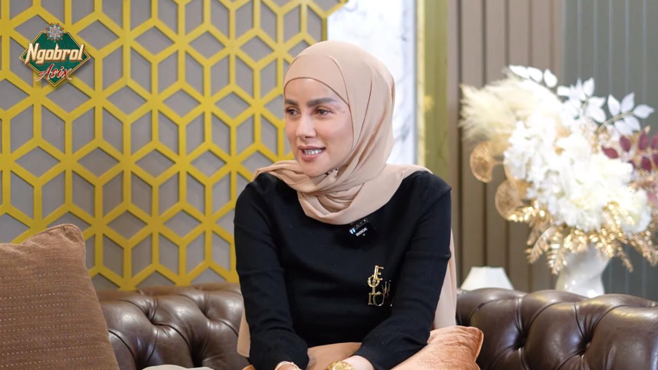 Namun tak sedikit dari netizen yang menduga jika postingan Olla Ramlan tersebut untuk kepentingan 'marketing'.<br>