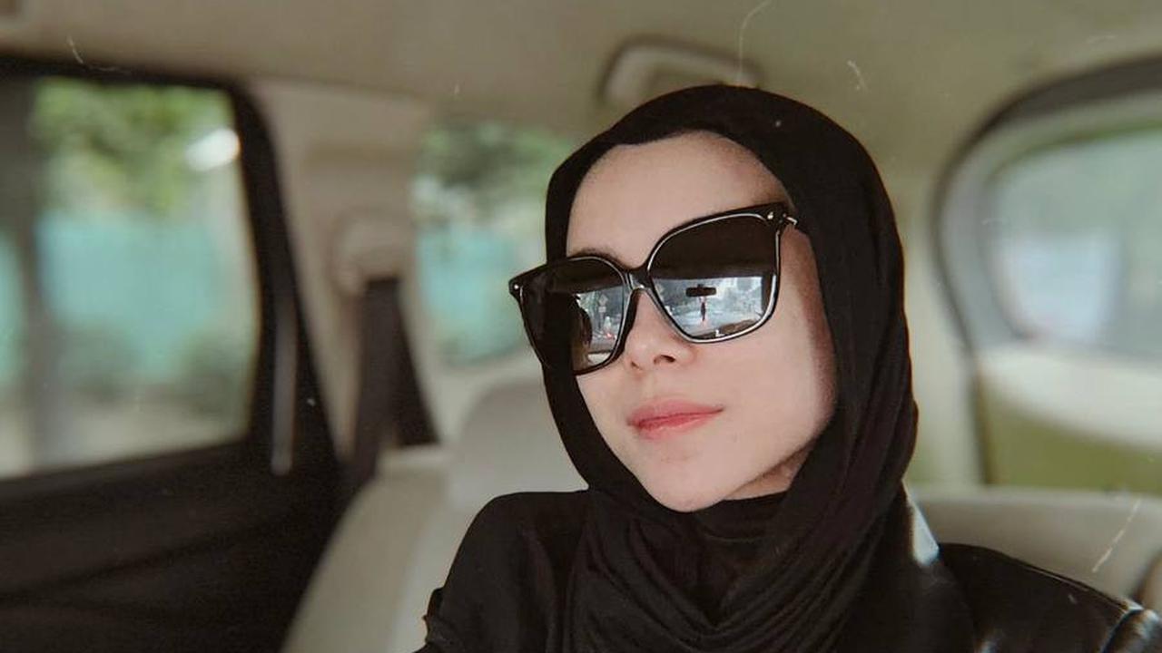 Dulu Hanya Gadis Kampung dan Hidup Sederhana, Sukses Jadi Pedangdut Kini Penampilan Lesti Kejora Berkelas