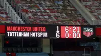 Sebuah tampilan menunjukkan skor pada akhir pertandingan Liga Premier Inggris antara Tottenham Hotspur melawan Manchester United di Old Trafford, Manchester, Inggris, Minggu (4/10/2020). Tottenham Hotspur mengalahkan Manchester United 6-1. (Alex Livesey/Pool via AP)