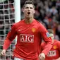 1. Cristiano Ronaldo (Manchester United). Setelah didatangkan dari Sporting Lisbon pada 2003, ia langsung menjadi pilihan utama Sir Alex Ferguson dan pemain kesayangan para fans dalam rentang 2003-2009. Ia berhasil mencetak 84 gol dalam 196 penampilan. (AFP/Andrew Yates)