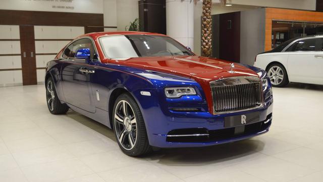 Rolls-Royce Wraith dengan warna seperti Metromini