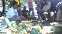 Takut Tersaingi, Penjual Bongkahan Batu Ini Ogah Sebut Asal