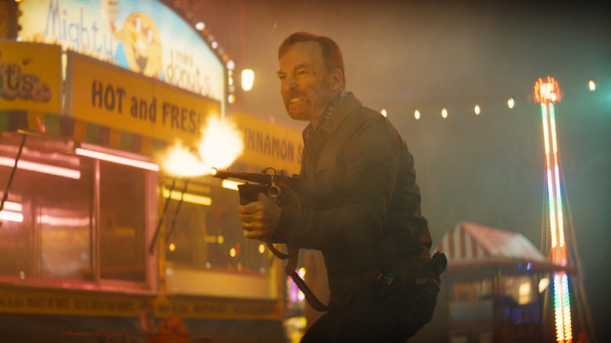 Review Film Nobody 2: Bob Odenkirk Menggila Pol-polan dalam Taman Hiburan Brutal ala Timo Tjahjanto