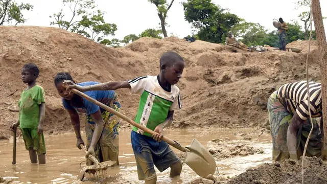 Kisah Pilu Bocah Pekerja Tambang di Afrika