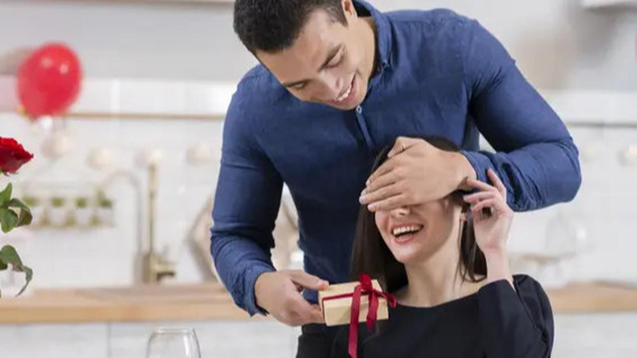 7 Karakteristik Wanita yang Bisa Membuat Pria Jatuh Hati, Apa Aja?
